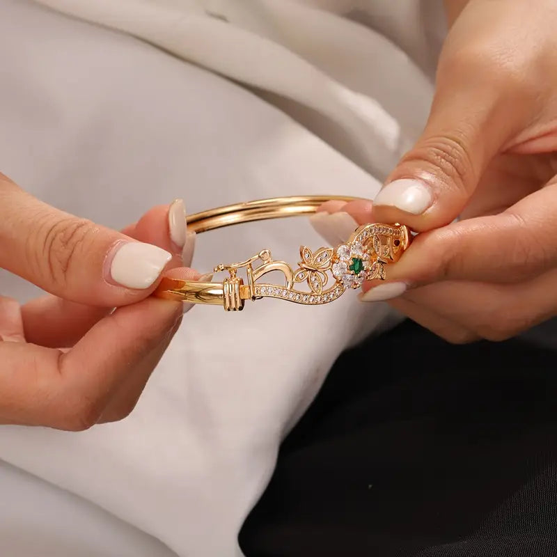 Isla Beaumont Emerald Bracelet | Gold-Tone