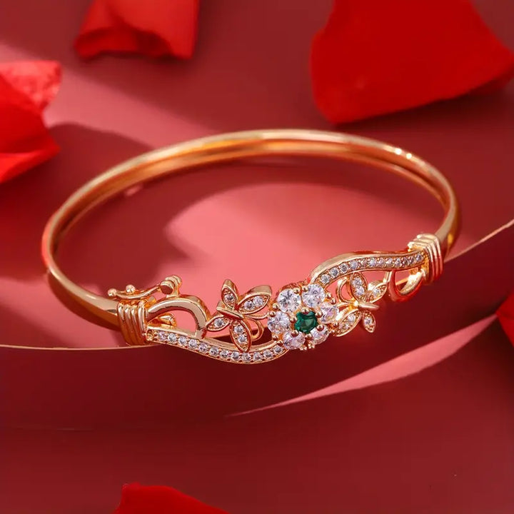Isla Beaumont Emerald Bracelet | Gold-Tone
