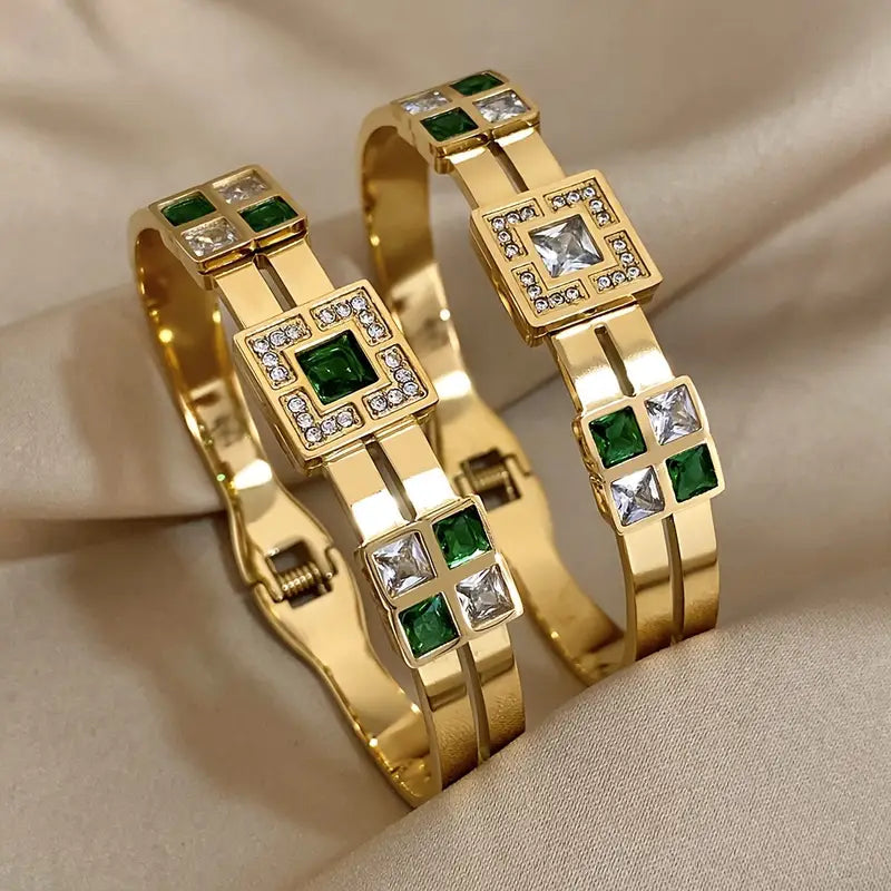 Esme Carrington Emerald Bracelet | Gold-Tone