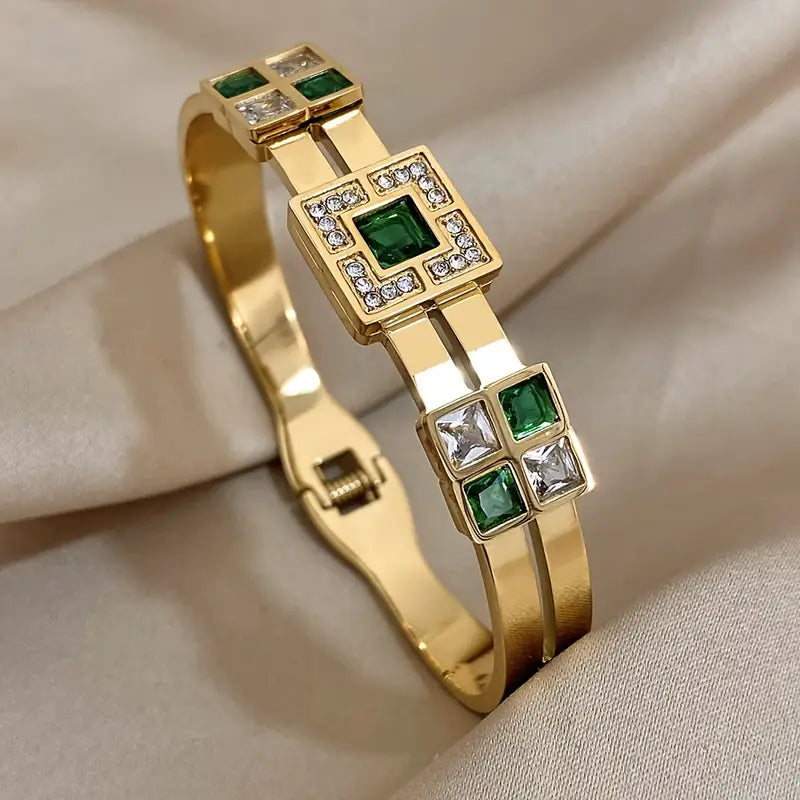Esme Carrington Emerald Bracelet | Gold-Tone