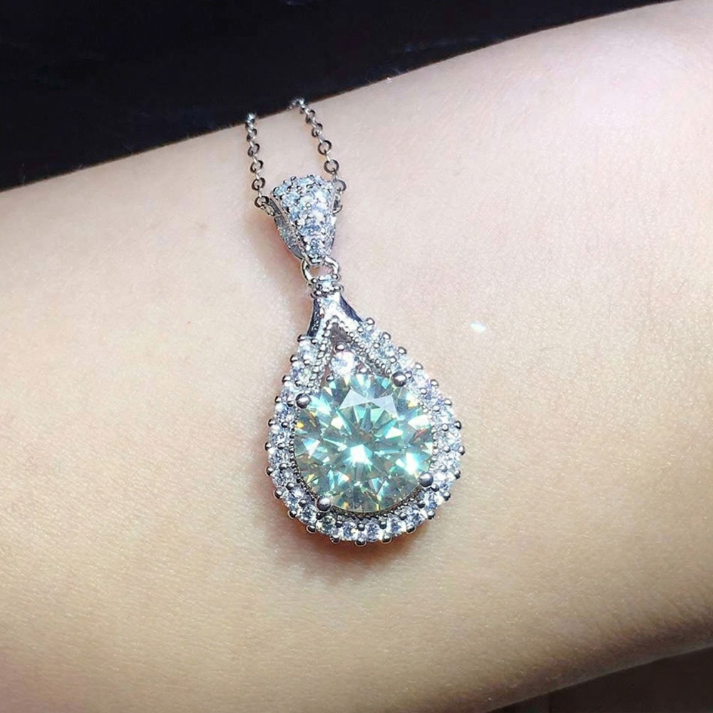 Alindra Voselle Emerald Necklace | Silver-Tone