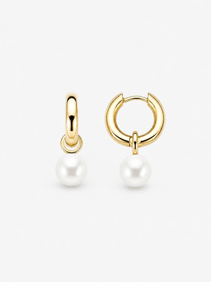 Livia Pearl Earrings in gold