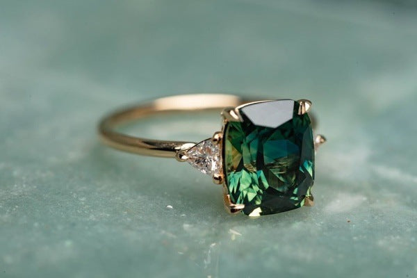 Vintage Emerald Ring with Green Gem | Gold-Tone