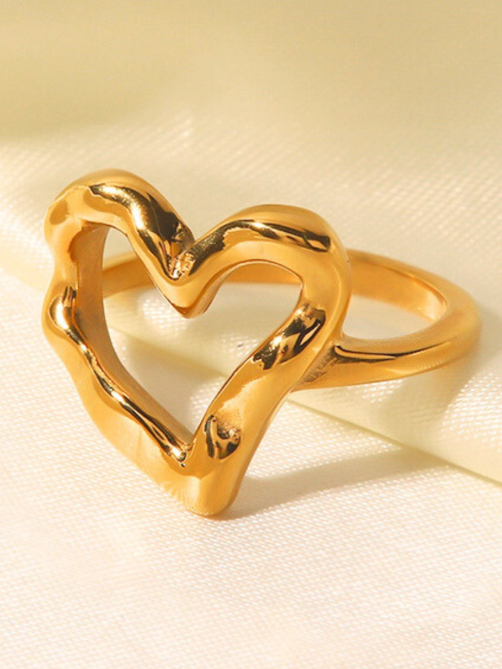 Aurea Heart Ring, worn on the hand