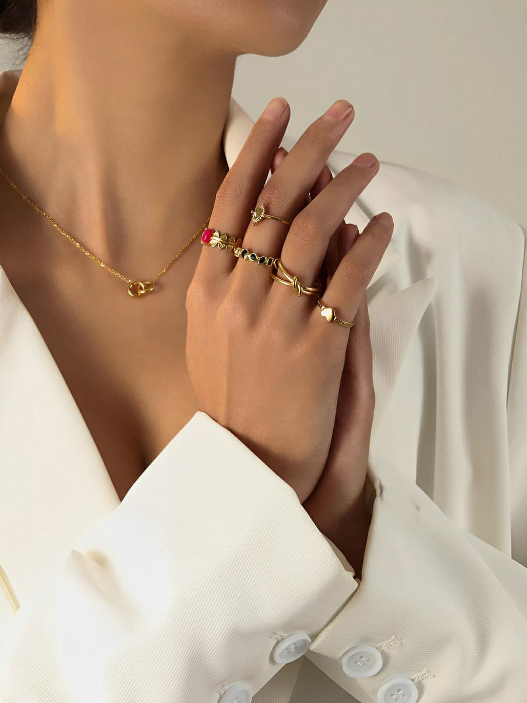 Aurelia Geometric Ring, close-up on the finger