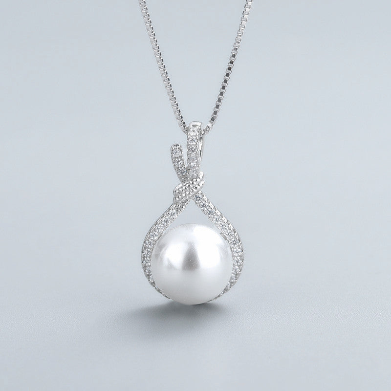 Graceful Pearl Twist Pendant Necklace