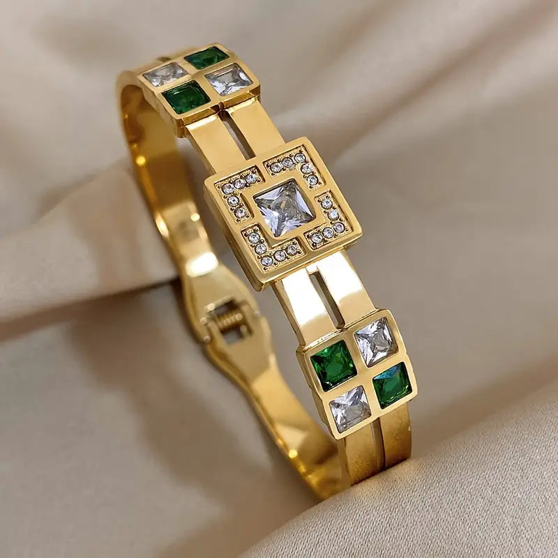 Esme Carrington Emerald Bracelet | Gold-Tone