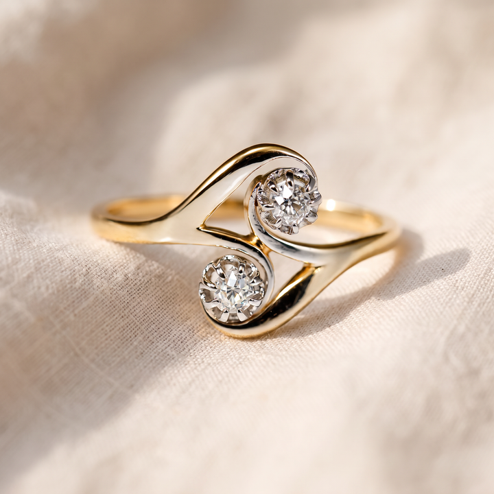 Vintage Wavy Gold-Tone Ring with Zirconia Crystals