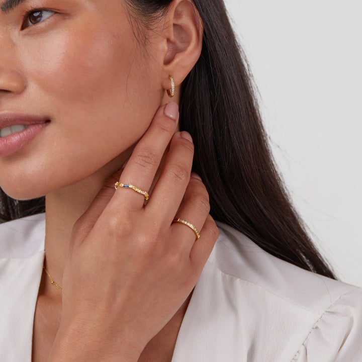 Naya Ring, styled on the hand