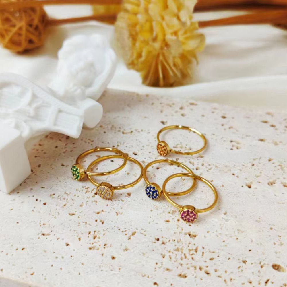 Selene Classic Birthstone Ring, close-up detail